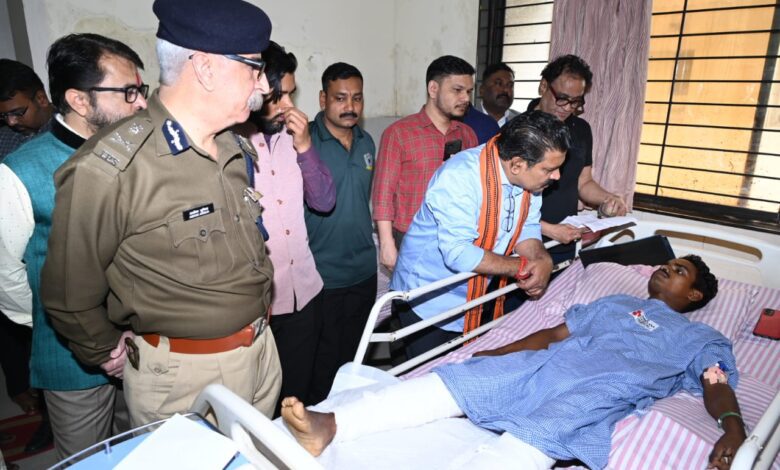 Deputy CM Vijay Sharma: Deputy Chief Minister Vijay Sharma reached the hospital to meet the injured soldiers...inquired about their well-being and wished for speedy recovery.